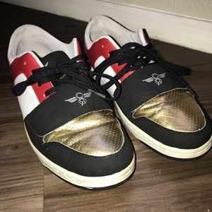 CREATIVE RECREATION
Cesario Lo XVI Black And Gold